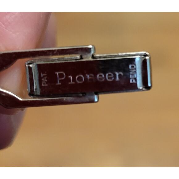 Vintage Pioneer Cufflinks and tie clip set. - Picture 2 of 16